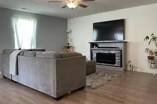 407 Mineral Spg Ln, Fuquay Varina, NC 27526 - Photo 6