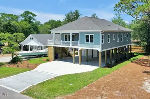 117 NE 17th St, Oak Island, NC 28465 - Photo 4