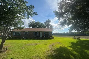 4086 Collins Dr, Lumberton, NC 28358 - Photo 2
