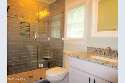 302 Holly Street S, Emerald Isle, NC 28594 - Photo 8