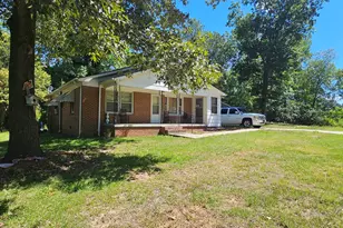 97 Lewis St, Wadesboro, NC 28170 - Photo 2