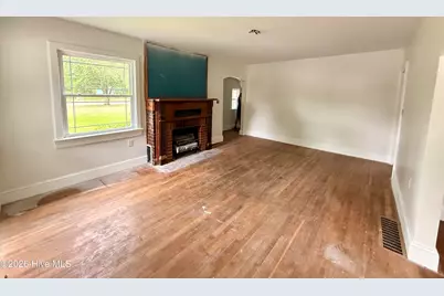 301 W Harper Street, Snow Hill, NC 28580 - Photo 2