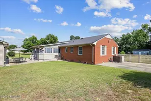 2029 W Nc 403 Hwy, Faison, NC 28341 - Photo 12