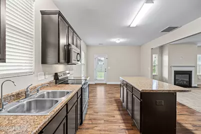 115 Mittams Point Drive, Jacksonville, NC 28546 - Photo 8