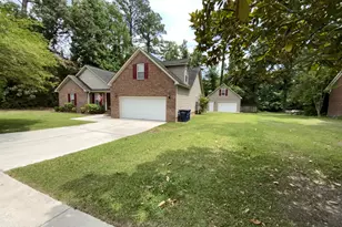 1005 Greenway Dr, Jacksonville, NC 28546 - Photo 4
