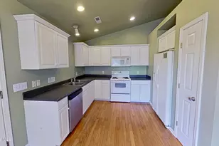 627 Tabor Ln, Wilmington, NC 28405 - Photo 6