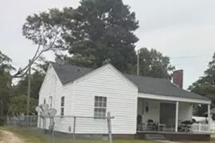 213 E Hillsboro St, Mount Olive, NC 28365 - Photo 1