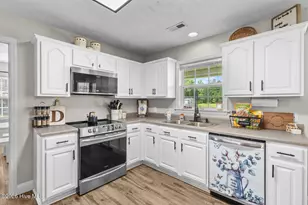 108 River Bluff Dr, Jacksonville, NC 28540 - Photo 12