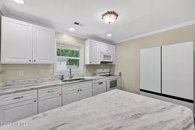 18 Hampton Drive, Castle Hayne, NC 28429 - Photo 8