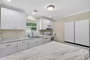 18 Hampton Dr, Castle Hayne, NC 28429 - Photo 8