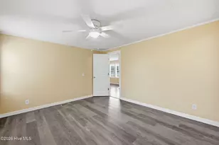 405 Lynchfield Dr, New Bern, NC 28560 - Photo 10