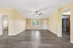 405 Lynchfield Dr, New Bern, NC 28560 - Photo 8