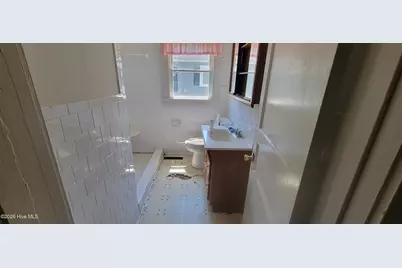 329 E 11th Street, Washington, NC 27889 - Photo 10