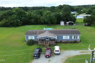 662 Straits Rd, Gloucester, NC 28528 - Photo 2