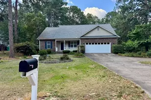 111 Michael Ln, Aberdeen, NC 28315 - Photo 2