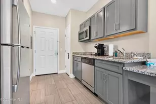 702 E Moore St, Southport, NC 28461 - Photo 8