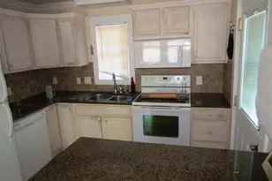305 Summit St, Aberdeen, NC 28315 - Photo 6