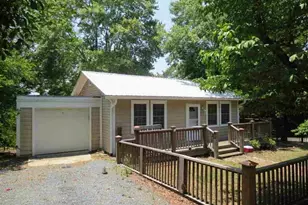 305 Summit St, Aberdeen, NC 28315 - Photo 2