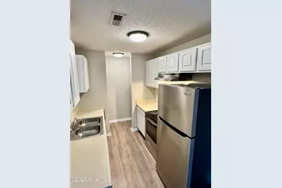 1251 Westpointe Drive #6, Greenville, NC 27834 - Photo 4