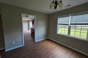 407 John Deere Ct, Richlands, NC 28574 - Photo 6
