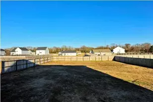 407 John Deere Ct, Richlands, NC 28574 - Photo 4