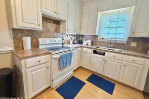 355 Camellia St, Kinston, NC 28504 - Photo 2