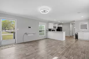 203 Hadnot Dr, Swansboro, NC 28584 - Photo 2