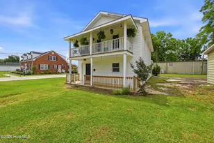 313 W Lewis St, Whiteville, NC 28472 - Photo 2
