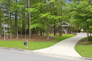 6015 Clubhouse Dr, New Bern, NC 28562 - Photo 2