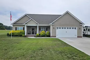 91 Country Cv Ln, Clinton, NC 28328 - Photo 1
