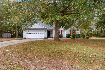 206 Chokecherry S, Richlands, NC 28574 - Photo 2