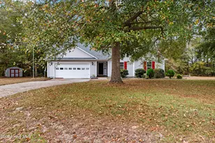 206 Chokecherry S, Richlands, NC 28574 - Photo 2