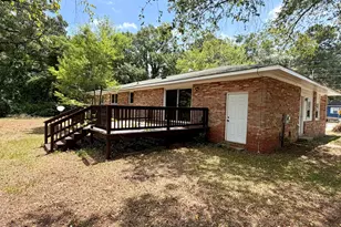 27 Vermont Ave, Washington, NC 27889 - Photo 8