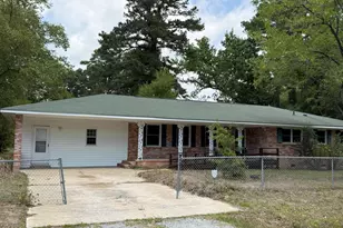 27 Vermont Ave, Washington, NC 27889 - Photo 2