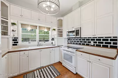 305 Vandemere Street, Oriental, NC 28571 - Photo 8