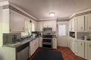 2256 Kathleen Dr, Greenville, NC 27858 - Photo 6