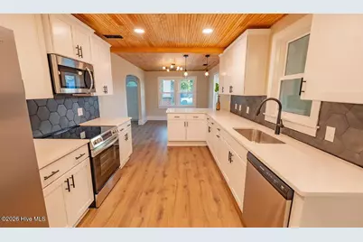 1109 S 9th Street, Wilmington, NC 28401 - Photo 4