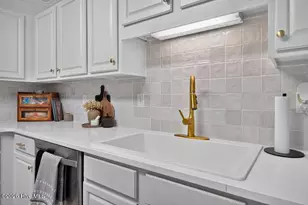 219 Esquire Ct, New Bern, NC 28562 - Photo 8