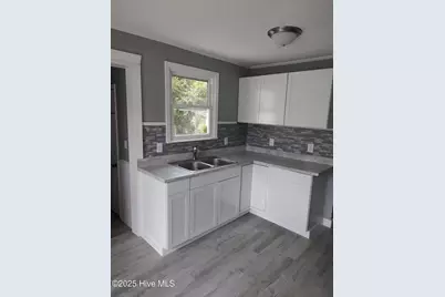 1201 Simmons Street, New Bern, NC 28560 - Photo 10