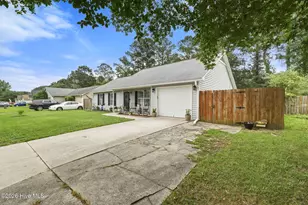 204 Palamino Trail, Jacksonville, NC 28546 - Photo 4