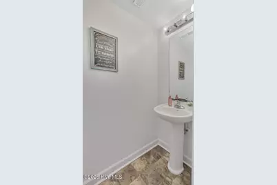 208 Bridgewood Drive, Jacksonville, NC 28546 - Photo 4