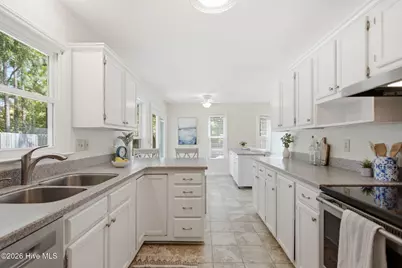 519 Green Meadows Drive N, Wilmington, NC 28405 - Photo 16