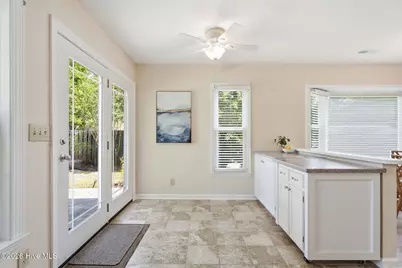 519 Green Meadows Drive N, Wilmington, NC 28405 - Photo 10
