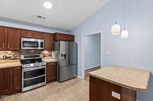 315 Sugarberry Ct, Jacksonville, NC 28540 - Photo 10