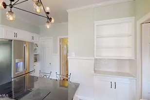 206 W James St, Mount Olive, NC 28365 - Photo 22