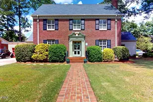 206 W James St, Mount Olive, NC 28365 - Photo 1