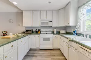 302 E Oak Island Dr, Oak Island, NC 28465 - Photo 12