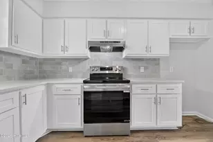 51 Barnes St, Greenville, NC 27858 - Photo 14