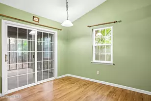 208 E Cameron Ct, Jacksonville, NC 28546 - Photo 12