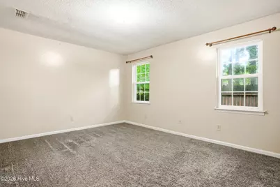 208 E Cameron Court, Jacksonville, NC 28546 - Photo 16